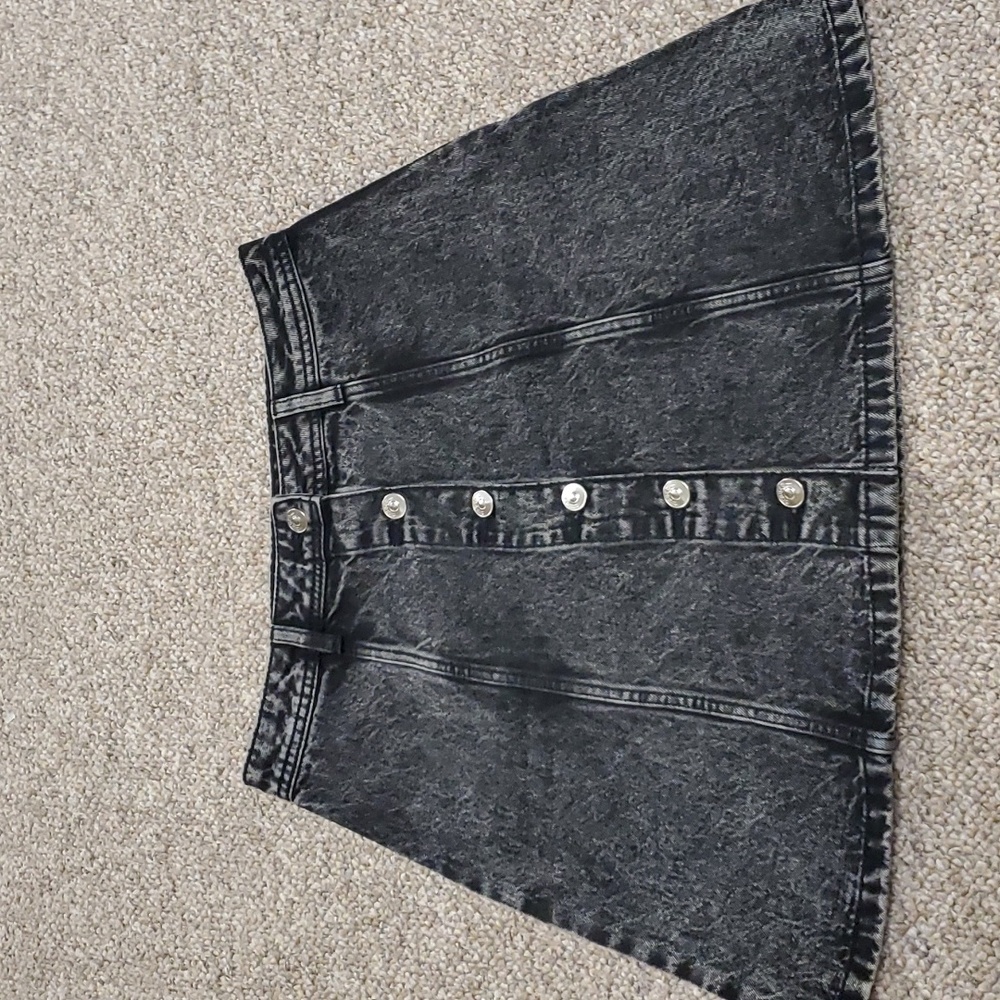 H&M Front Button Jean Skirt Size 6 EUC